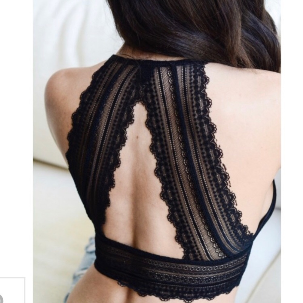 Scallop Lace Keyhole Longline Bralette